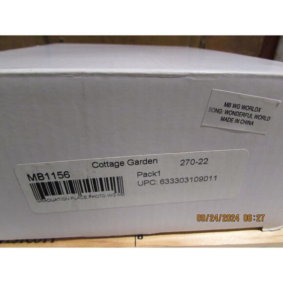 MUSICAL KEEPSAKE PHOTO BOX COTTAGE GARDEN JEWERLY BOX PLAYS WONDERFUL WORLD NEW - Picture 7 of 8